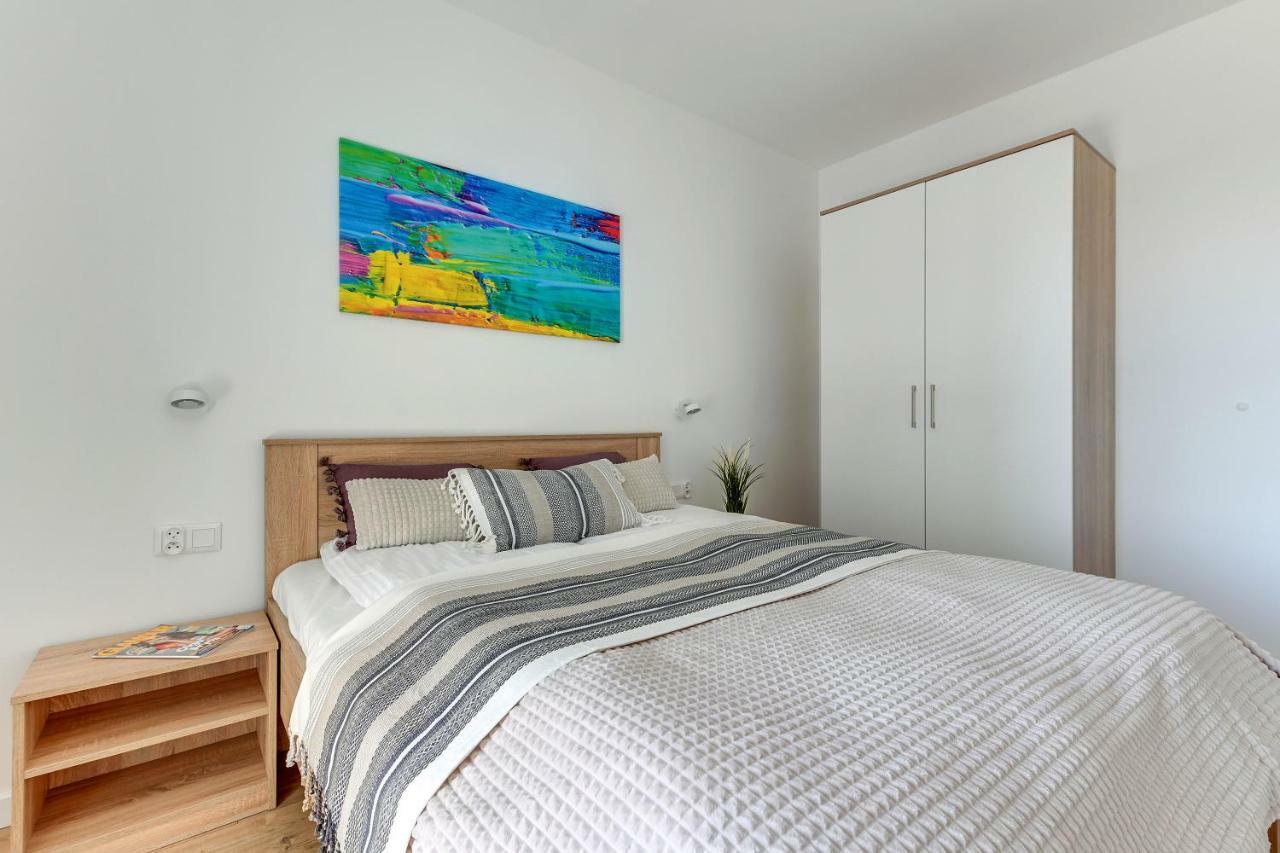 Apartament Nadmorskie Spektrum & Parking Danzica Esterno foto